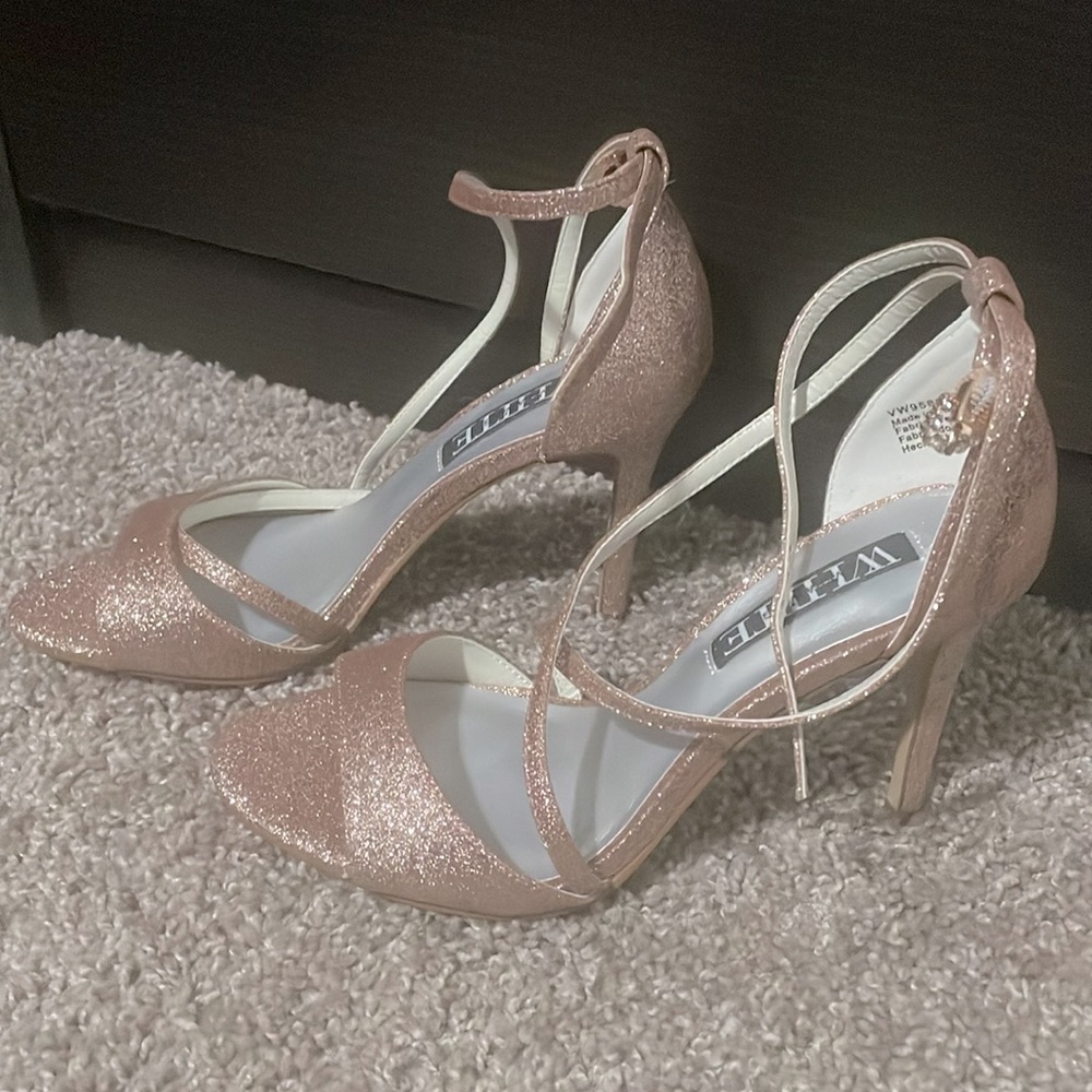 White By Vera Wang Rose Gold Heels - Picture 7 of 10